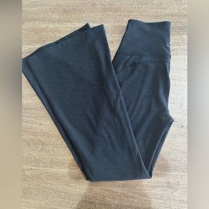 Beyond Yoga Heather Rib All Day Flare Pant Size Small